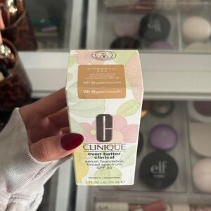 Clinique Even Better Clinical Foundation SPF 25 - Golden Neutral